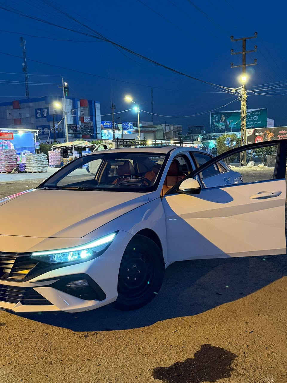 السلام عليكم 
النترا موديل 2024 دخول 2025 داخل أحمر فول مواصفات 
ماشية 39 الف مكفولة كفاله عامه 
للاستفسار الاتصال ع الرقم / ***********
