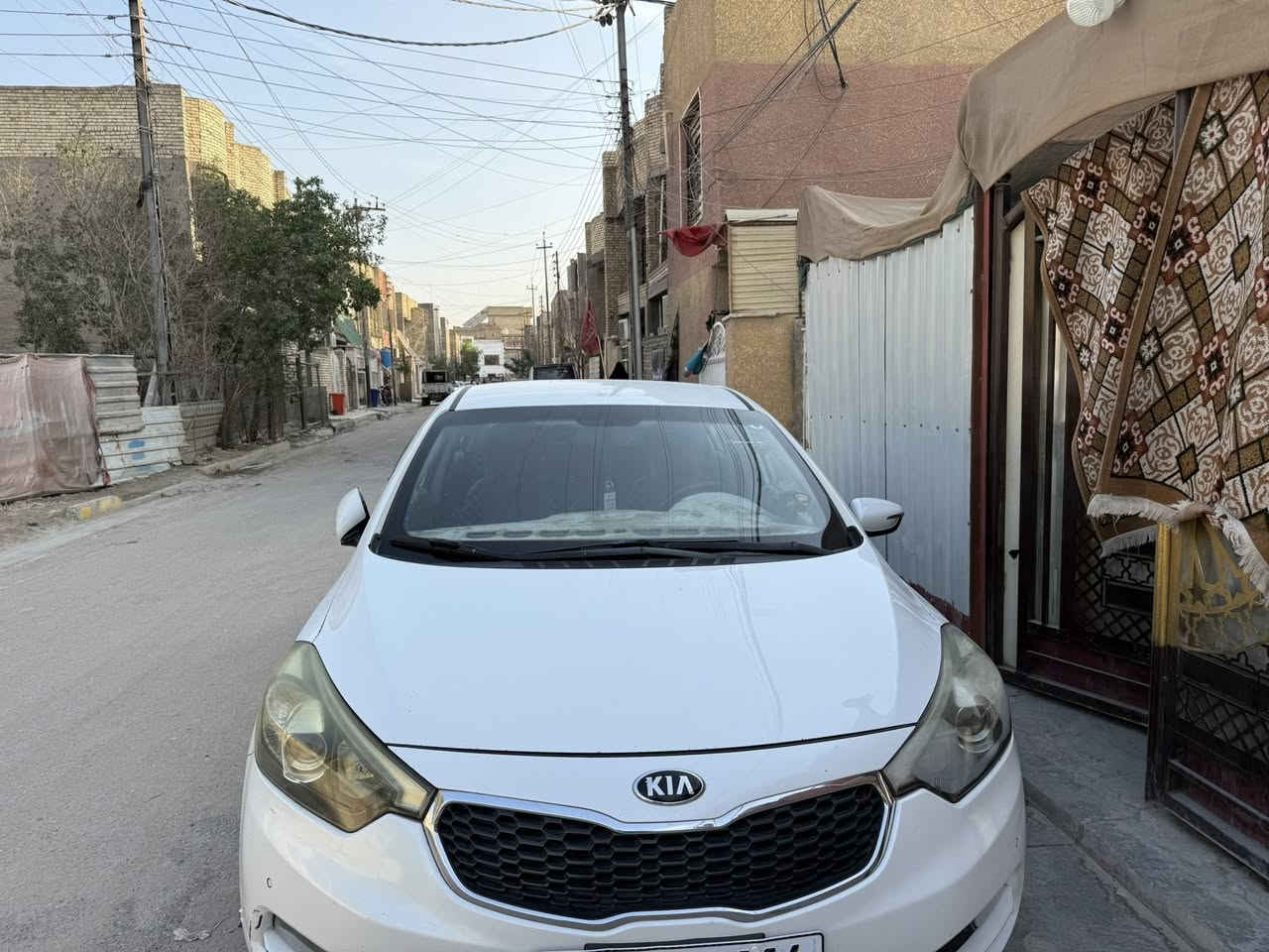 سيراتو خليجي موديل 14
المواصفات 
يدات نيكل
تبريد قطعتين
شاشه ترحيب اطفاء وتشغيل ترحيب سياره
داخل لونين
مري شفط
اشاير بلمري 
تحكم ستيرن اربع جهات
حاكيه
مسجل شاشه لابتوب اصلي 
كامره دواره عدد 2 
حساسات امامي خلفي
لايت زنون بلادي شركه
لايت بك لايت لد 
بعد بيها هواي مواصفات
محرك 1600 دوش مكفول مع كير شركه
لون ابيض صدفي
رقم بغداد انكليزي مميز
سعر 127بغداد الشعب
ضرر الباب وره السايق بيه بارد وصبغ وبيها صبغ يم قبق بانزين


**إذا كنت صاحب هذا الإعلان وتريد حذفه لأي سبب، رجاءا أرسل رسالة إلى الدعم الفني**