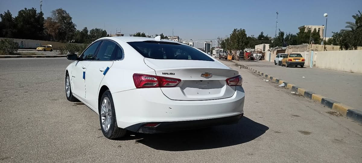 السلام عليكم 
بيع مستعجل بسعر مناسب 
(ماليبو LT 21 حره بأسمي) (محرك1500تيربو)
(ماشي90,000) 
(رقم إنكليزي نجف) 
(التفاصيل الكاملة بالصور⬇️)
***********0☎️
