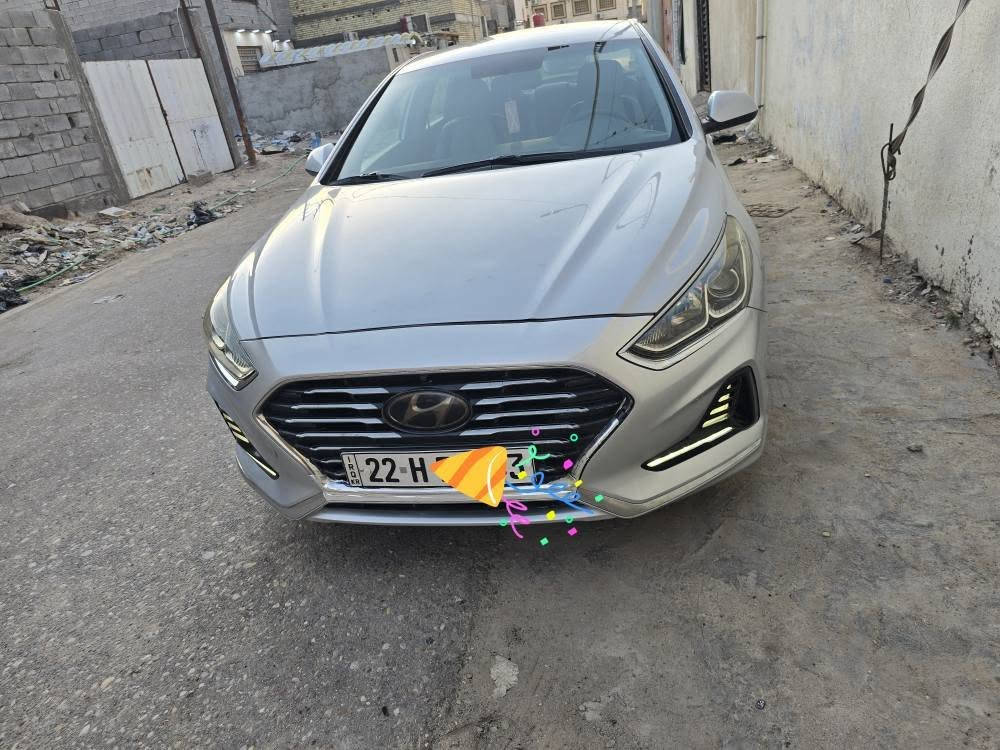 السلام عليكم من رخصه الاخوه الاعزاء الادمنه 
البيع هونداي سوناتا كوري خط واحد بلاد موديل 2020 محرك 2000دوش رقم نكليزي جديد اربيل بسم شركه تريد تحويل تريد وكاله ملاحظه الكل يعرف الوارد كوري ماتينكفل من الصبغ من كوريا مواصفات السياره تبريد خلفي تبريد بلكشن مرايات شفط تحكمات فول بلستيرن صندوك ذكي شاشه كبير تاب كامره دواره حساسات كشفات لدامامي مظمومه لايت زنون متكامله ويل كب ماشيه ٨٨  جديده بمعنه الكلمه الجنايه سياره مال بيت تخبل حداده بعدها ع وضع الشركه تبريد محرك كير طخم تاير جديد جاهزه السعر  145 العنوان البصره حمدان *********** البصرة, العراق
