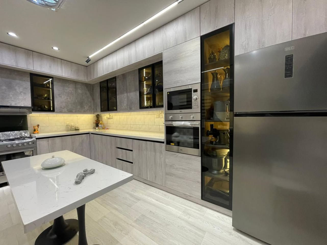 ✨ لأن مطبخك يستحق الأفضل
نقدم تصاميم مطابخ فاخرة بلمسة عصرية
دقة بالتفاصيل وجودة لا تُضاهى
📞 احجز الآن

للحجز والاستفسار  اكثر يرجى الاتصال عبر الارقام التالية 

‏              

0774 283 1131

0783 738 5258

او زيارة موقعنا الكائن  بغداد العامرية شارع العمل الشعبي بجانب صيدلية المعروف 

#تصميم #مطابخ_حسب_الطلب #تصاميم #ريلزات #انستقرام #هاشتاج #كركوك #مطابخ #تصاميمي #كربلاء #تصاميمي #تصويري #مطابخ #مطبخنا #النجف #البصرة #الانبار #انستا #انستغرام #العراق #خاص #الديكورات #ديكوراتي #ديكوريشن #تركي #ديكورداخلي #ايطاليا #المحافظات #الرمادي #منزل
