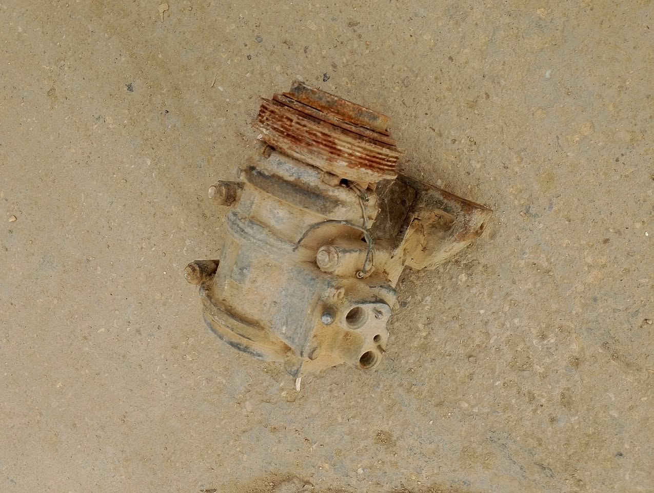 اسلام عليكم طكه نازل عمي بك لايت سيدان وكمبريسر وفان مال تبريد وزوج مرايات للبيع قيم وخذهن العنوان سوق الشيوخ حي العسكري ‏‪***********‬‏
