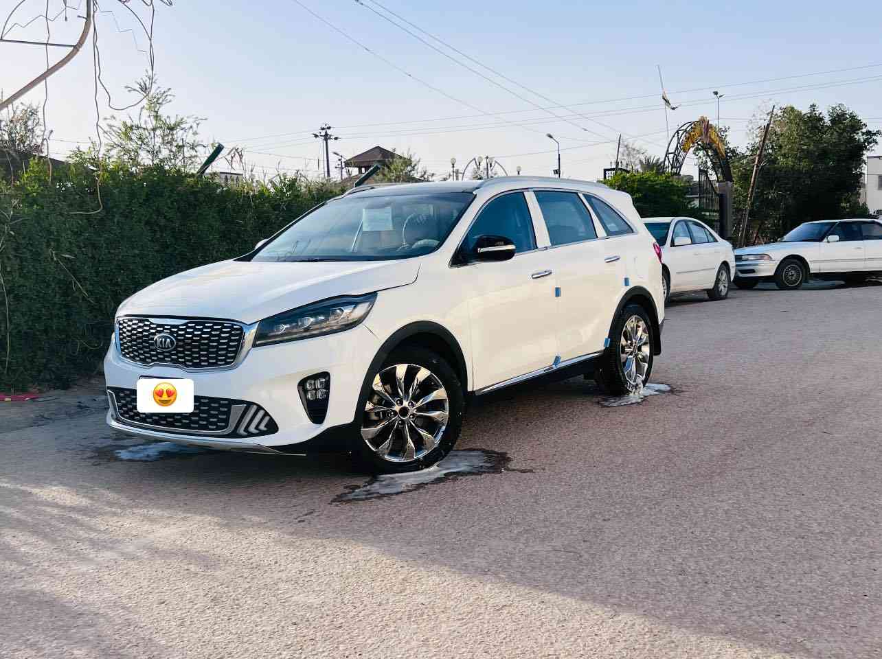 سلام عليكم بيع مستعجل وماكوو هيج سعرر 
سورنتو 2016 بجم 20
خليجي فول مواصفات واحد على واحد 
بنراما بصمه سته سلندر سبعه راكب تبريد تلث قطع حساسات امامي خلفي شاشه كامره دواره اشاير ترحيب بل بيبان سياره فول ومواصفاته اهواي سياره جاهزه من جميع نواحي ماذبلم عليه ربع سياره متجيه ومصبوغه عام سعررر 140 وبيه مجال مستعجل على بيعه 
رقم الهاتف *********** 
#الجميع
