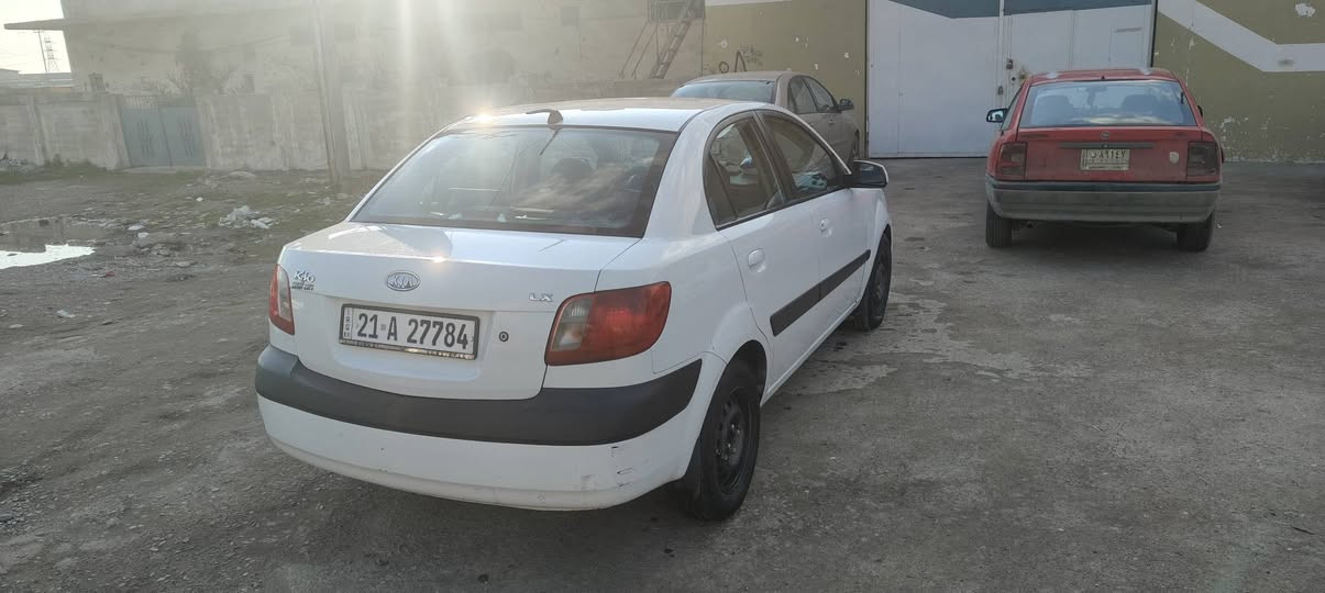 كيه ريو 2008 رقم سليمانيه
شرعيها بل موصل شرط التحويل 
محرك 16
كير مكينه شرط 
تبريد تدفئه شرط 
ضررها ربع بوند وجاملغ ونص باب بدون دواخل 
سعر 93وبيها مجال 
مكلف بل نشر ستفسار الاتصال ***********
