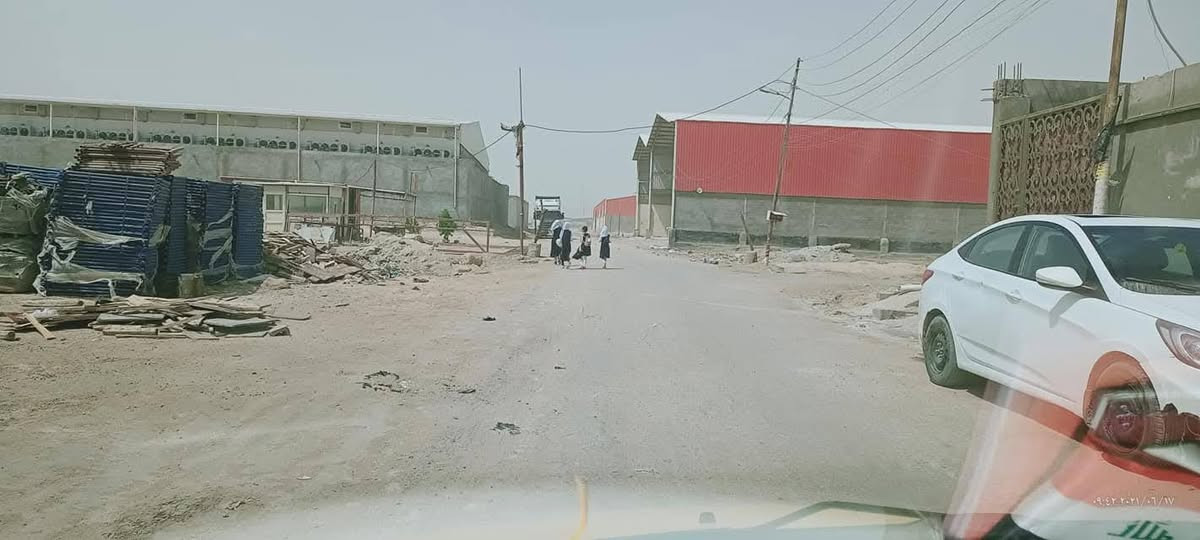 السلام عليكم قطعه للبيع ابو خصيب حي الجوادين مقابل الشارع الرئيسي كيلو  المساحة 210  ***********

