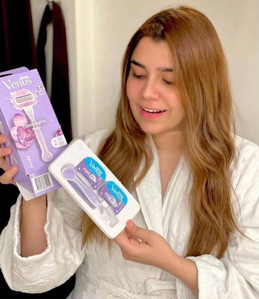 وداعاً للتهيج والخدوش! ❌
مع شفرات Venus الأصلية، النعومة أسهل مما تتخيلين! 🎀
✨ تمريرة واحدة تكفي لإزالة أقصر الشعيرات.
✨ رأس مرن لحماية بشرتك.
✨ جودة عالمية تدوم طويلاً.
متوفرة الآن بجميع أنواعها.. لا تفوتيها! 😍🔥
للحجز ***********
توصيل بسمايه الف
توصيل لكل محافظات العراق ٤الاف
