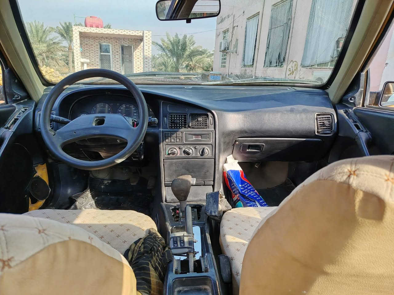 السلام عليكم 
 بيجو روى رقم نجف الرقم الانكليزي
سنويه ل29
عندي وكاله بالسياره ومداور ثاني يوم 
كير ومكينه كورلا لاتبخير ولاتنقيص 
حداديه وكهربائيات جاهزه السياره مابيهه نقص 
مصفره هيئه وغرامات 
السعر 21$وبيهه مجال بسيط
مكان السياره الديوانيه الحمزه الشرقي 
الرقم***********
