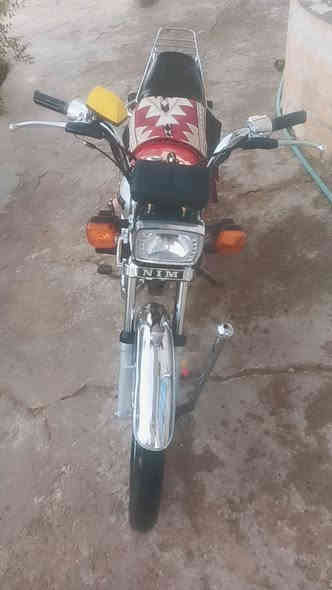 سلام عليكم دراجة نامه امتياز مديل ٢٥ ماشية ٢٦٠٠ نزلتها بشهر ٨ من وكيل محمد دراجة كلة بلا وشغال ما ناقصها اي شي اوراق اصوليه كمرك + كرتونية مكاني ديالى بلدروز اتصال على رقم *********** بس قبل ما تتصل اذا شراي اهلاً وسهلا واذا مو شراي لا تتصل وتتعبني فدوه اروحلك سعر ٦٧٥ وبيها مجال كلششش بسيط ❤❤
