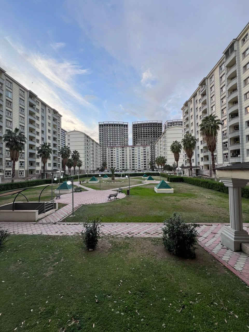 للايجار في اربيل
ثلاثه و صاله 
بامباير رويال  
 ١٧٥ متر  بنايه B4
 مطبخ معزول
 غرفه سويت
طابق  واحد 
اجار المؤثث 800$ 
  فارع  650$ 
  600$


**إذا كنت صاحب هذا الإعلان وتريد حذفه لأي سبب، رجاءا أرسل رسالة إلى الدعم الفني**