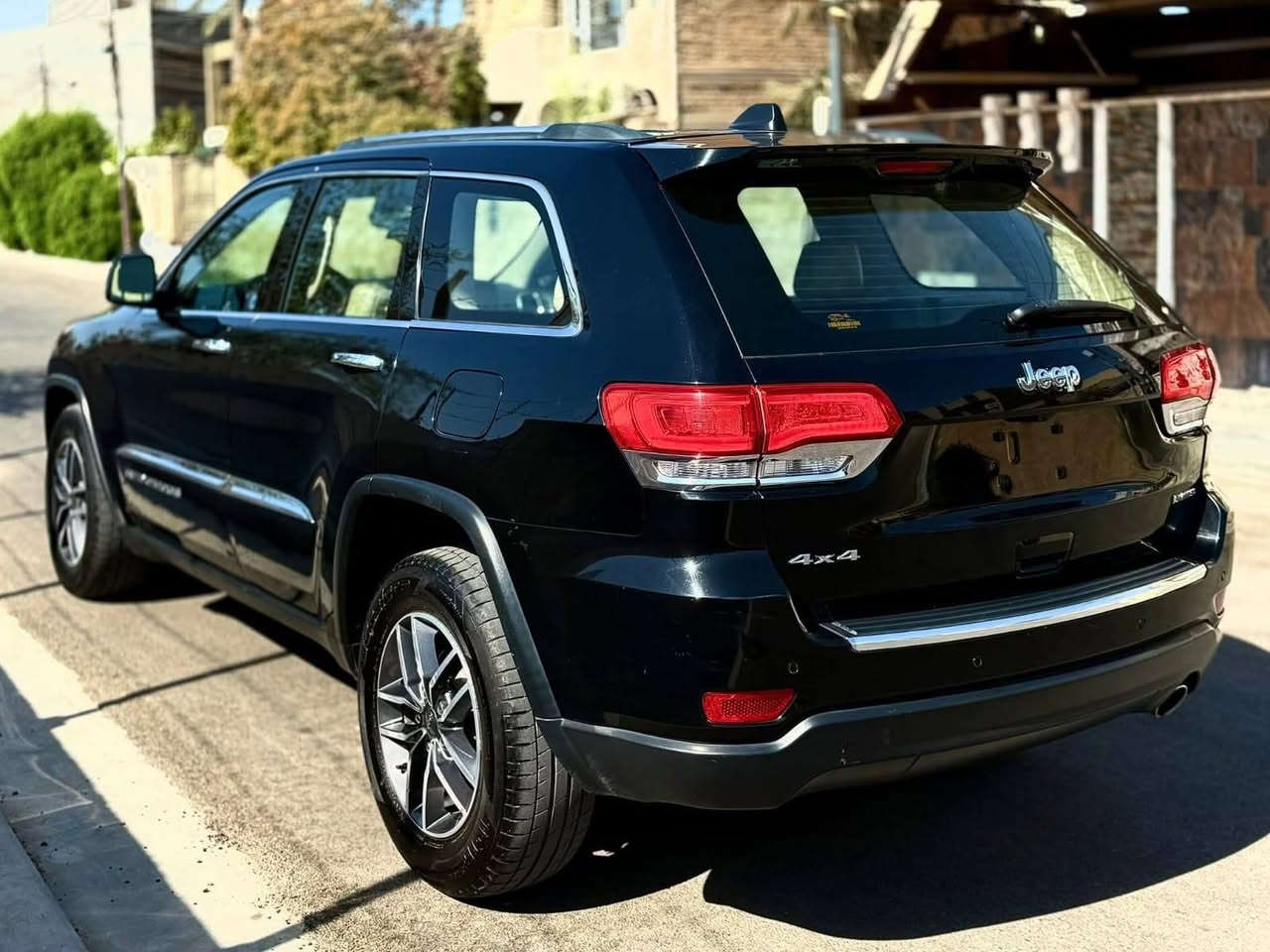 السلام عليكم
كراند شيروكي ٢٠١٩ لمتد
رقم بغداد بأسمي السيارة ماشية ٥٣ الف ميل قابل للزيادة حجم المحرك ٣٦٠٠ مكفول هوة والكير من الفتح او التصليح
وارد امريكي بدون ايرباك بدون شاصي بدون ضرر داخلي الضربة جدا خفيفة طرف البنيد الجهة اليمنى الجاملغات الامامية مفتوحة بامريكا السيارة فقط البنيد مصبوغ صور الحادث والسونار مرفوقة
مواصفاتها فول
فتحة
بصمة
تشغيل عن بعد
انطفاء ذاتي عند التوقف لتقليل الاستهلاك
تحكم ستيرن كامل
ماوس تحكم وضعيات القيادة
رادار جانبي ورادار خلفي
صندوق كهرباء
تحكم كشنات كهرباء
كشنات جلد تدفئة كشنات مع تدفئة ستيرن
خزن كرسي ميموري
هيتر بالمري
شاشة كبيرة 
تبريد امامي وخلفي
اشاير بالمري لايت زينون بلادي
السعر ٢٣٥ وبيها مجال بسيط جدا
المكان بغداد باب الشيخ ***********
