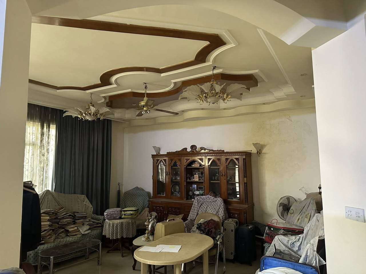بيت للبيع 
مساحة ٣٠٠ ١٥×٢٠ بمساحة اقل 
الغزالية الرئاسة قرب أسواق جدو 
٤ غرف نوم والخامسة سويت 
الطابق الأرضي مطبخ حار بارد غرفة غسيل مخزن الكاونتر بناء مرمر
صاله دائرية 
غرفة خطار وطعام تواليت شرقي غربي 
غرفة نوم ارضيه 
تواليت شرقي 
حمام + تواليت غربي 
مناور عدد ٢
الطابق الثاني ٤ غرف نوم مختلفة القياسات 
وغرفة سويت حمام متكامل بانيو مع غربي 
مع حمام إضافي بانيو مع غربي 
مخزن 
البيت اي مخالفة قانونية او تجاوز على الرصيف ماكو
ومن المالك مباشرة 
 ولمعرفة السعر واي تفاصيل اخرى الاتصال على الرقم ***********
اعتذر عن الرد بالتعليقات او الخاص
