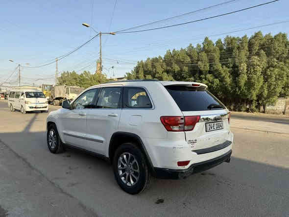 السلام عليكم للبيع جيب لاريدو وارد مريكي موديل 12رقم دهوك بسمي شرط تحويل مكينه 6سلندر وكير مكفولات ماشيه 195تبريد ثلج نص موصفات سعر 153ورقه بيه مجال  سياره جاهزه من كل نواحي مكاني بغداد  الشراي يتصل  رقم *********** ملاحظه سونر موجود بل نشر
