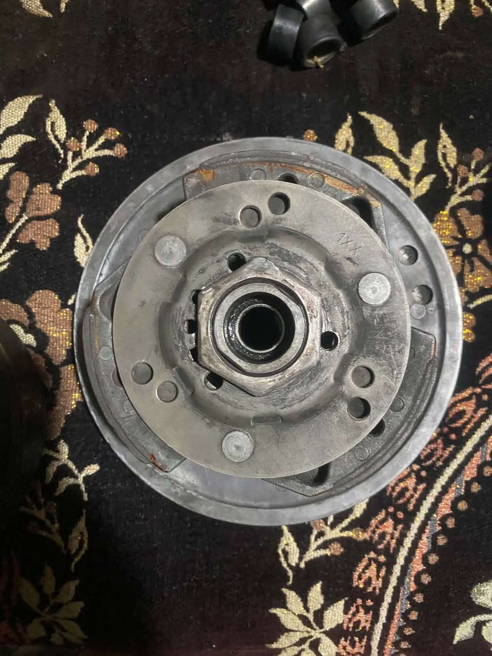 سلام عليكم كلجات ماجسه ملي كراند 250cc تخم اصلي مال حاويه سعر امامي مع توصيل ٤٠ الف كلج خلفي مع توصيل ٦٠ الف  ***********

