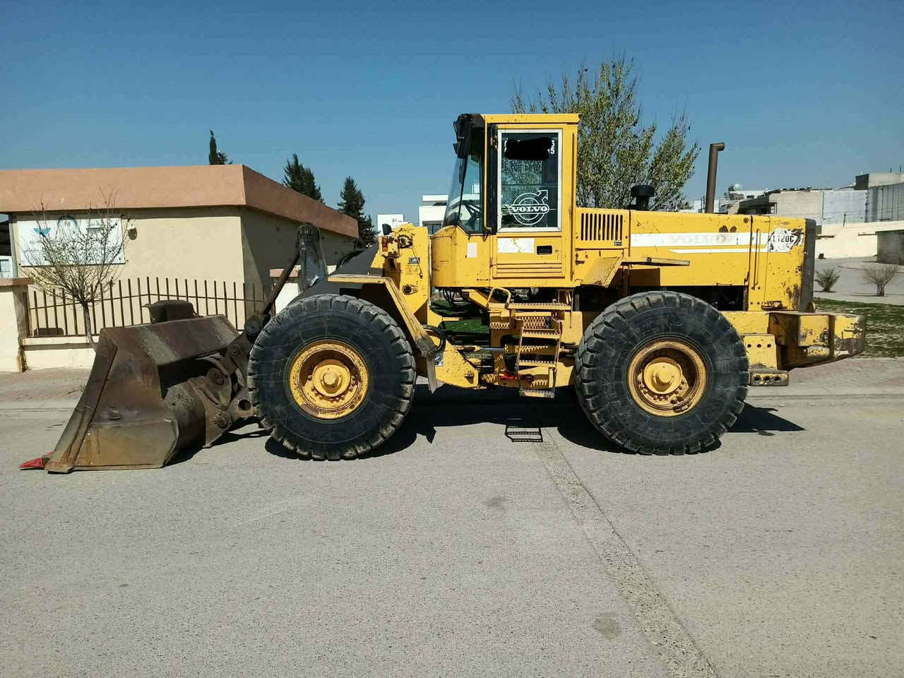 للبیع حجم 120Cمودیل 98 رقم سلیمانیە محریک مجفد جدید بدون صبوغ 
***********
