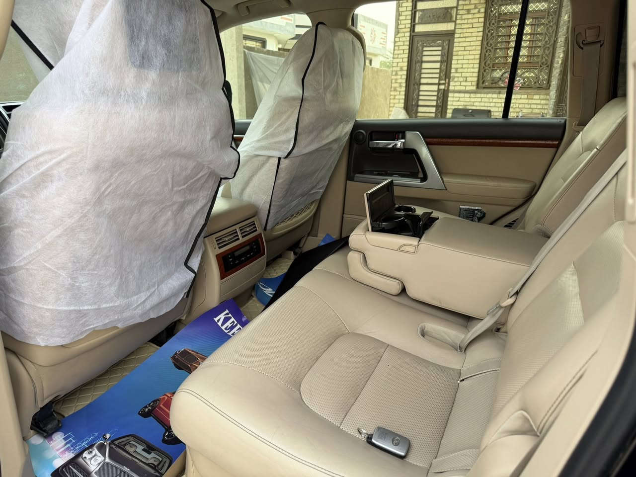 مساء الخير للبيع لاندكروزvxr  موديل ٢٠١٥ مكفوله كفاله عامه مكينه ٥٧٠٠ اربع كامرات كشنات حار بارد جنطه كهرباء وشفط فول الفول معروفه مواصفات السياره مواصفات لكزز السعر ٤٤ الف بيه مجال قليل مان السياره كربلاء تحويل مباشر الاتصال *********** حيدر
