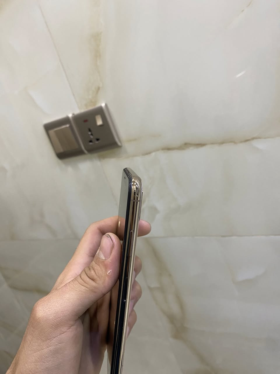 اكس ماكس ذاكرة 256 مستبدل بطارية فقط والباقي كلة شغال الشاشة بيهة فطر بالكلاس مكاني نجف حي الجامعة ***********  سعرة 160
