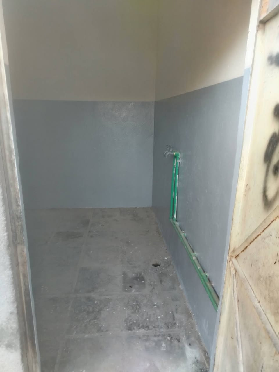 سلام عليكم اخوان بيت للايجار حي الزهراء ركن شارع مجمع سيد علي الذبحاوي غرفتين وصاله ومطبخ مقابيل عمود٩٤ *  ***********
