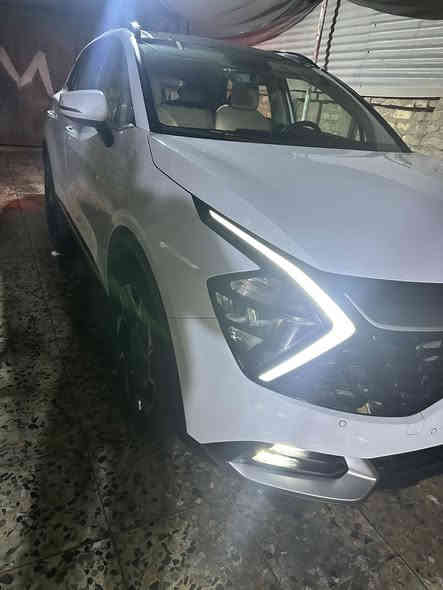 السلام عليكم للبيع كيا اسبورتج موديل 2024 فول الفول موصفات خليجي مكفوله كفاله عامه رقم اربيل باسمي ماشيه 58 الف  السعر 246$ وبيه مجال حك الجيه مكان السياره الصرافيه للاتصال ***********
