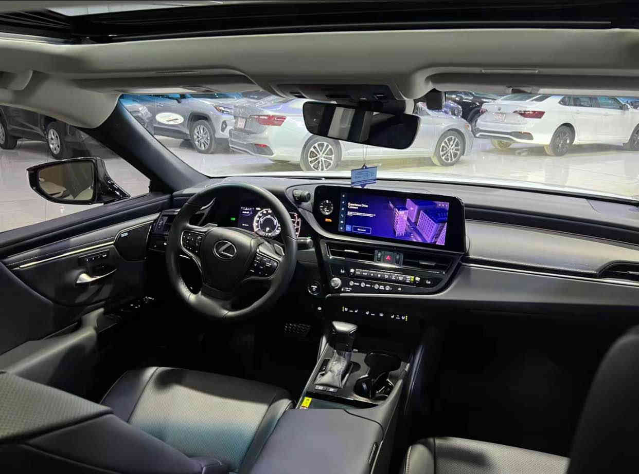 2024 lexus es 300 h F sport 
***********
11 mile 
330$
Duhok .safin cars دهوك, العراق
