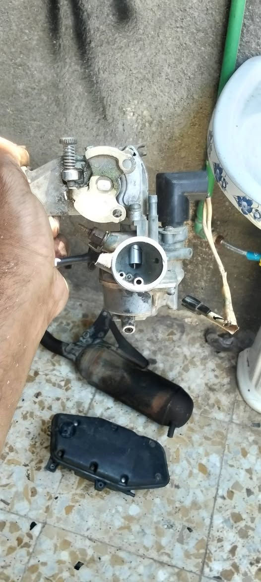صالنصه بيكم بلاديه نظيفه كلش علفحص وضمان ب35 وشوته اصليه نظيفة ب20  وكابريتر أصلي علفحص والضمان ب30 ودشبول اصلي نظيف ب20 ودبل خلفي اصلي علضمان ب20 أسعار ثابته غير هاذ سعر مايرهمن لن غراض اصليه عامل علتجاري وتعال مكانهن مدينه صدر ***********
