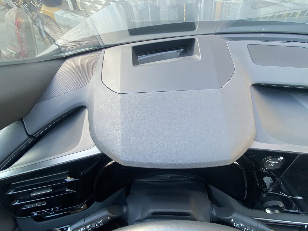� للبيع – Lexus RX 350h2024 هايبرد

✔️ محرك 2.5 لتر هايبرد اقتصادي + قوة 246 حصان  

✔️ دفع رباعي AWD

✔️ فتحة سقف بانوراما

✔️ كاميرات 360 درجة عدد ٥ + حساسات أمامي وخلفي وركن ذاتي

✔️ شاشه كبيرة 14 إنج + نظام ملاحة

✔️ Apple CarPlay + Android Auto

✔️ مقاعد جلد فاخرة

✔️ تبريد وتدفئة مقاعد 

✔️ تحكم كهربائي بالمقاعد وطي المقاعد الخلفيه كهربائي + ذاكرة حفظ

✔️ ستيرن تدفئة + تحكم كامل

✔️ نظام صوتي فاخر

✔️ بصمة تشغيل + دخول ذكي

✔️ رادار + مثبت سرعة ذكي

✔️ تحذير مغادرة المسار + نقاط عمياء

✔️ باب خلفي كهربائي (فتح بالبصمة/الحركة)

✔️ شحن موبايل لاسلكي

✔️ إضاءة داخلية محيطية فخمة

✔️ مكيف أوتوماتيك ثلاث مناطق

✔️  ويل حجم ٢١ + إنارة LED كاملة
داتا شو 

🔥 سيارة مريحة، اقتصادية جداً بالبنزين، وقيادتها ناعمة وفخمة

📞 للاستفسار: ***********
