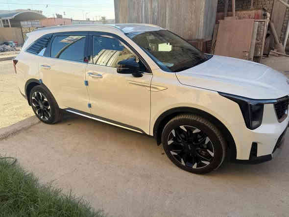 سلام عليكم سورنتو 2025
ماشيه 9500 زيرو على إيدي 

ويل 20 داتا شو 

رقم أربيل  

مكفوله كفاله عامه من زلق ضمان الدوليه 

6 سلندر 7 راكب 3 قطع تبريد/ شاشه كبيره / شاشه متصل 

كير موس / سايد ابريك بصمه 

كشنات كهرباء / جنطه كهرباء 

حساسات إماميه / حساسات خلفيه 

شاحن وايرلس /قماره حديد 

برد أبواب خلفيه / تحكم استرين / مثبت سرعه 

تشغيل عن بعد /  Drive mode

بصمه عدد 2
 

سياره جاهزه الف ماتصرف عليه  

السعر 345 وبيها مجال قليل 
*********** متواجد وتساب
