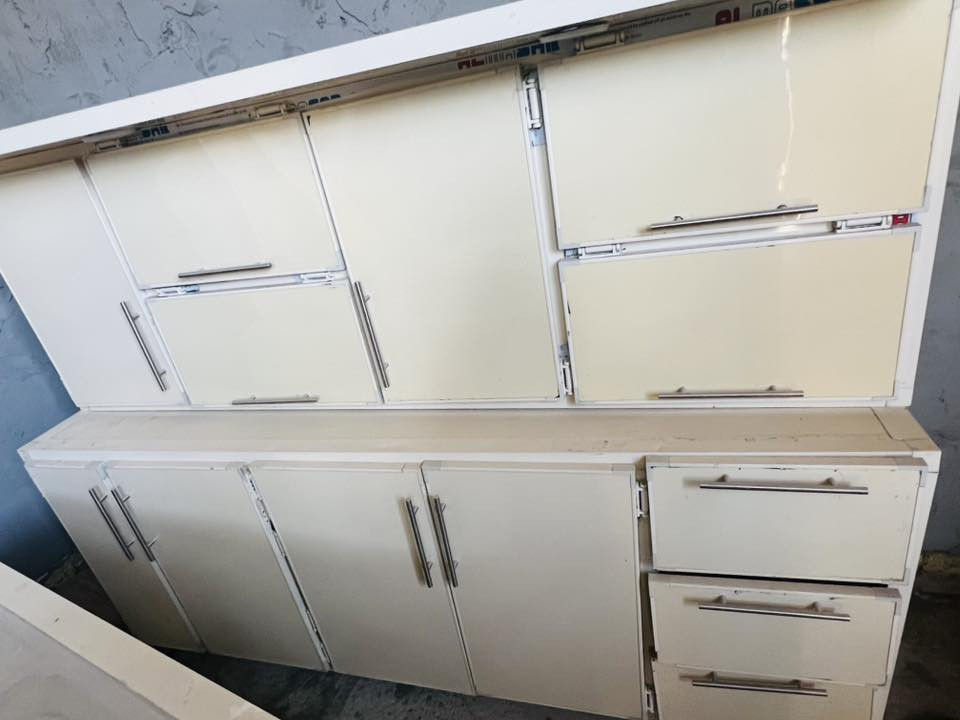 كاونتر درجة اولى للبيع 3 قطع نضيف جدا كما مبين بالصورة  .
العنوان حلة 
السعر ٣٠٠ الف قفل 
للاستفسار الاتصال او المراسلة واتساب 
***********
