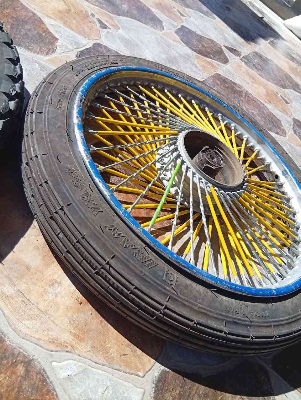 السلام عليكم زوج تايرت هنة وال ويل جديد السعر 50بيهن مجال وصلنصه 15وبيها مجال ***********
