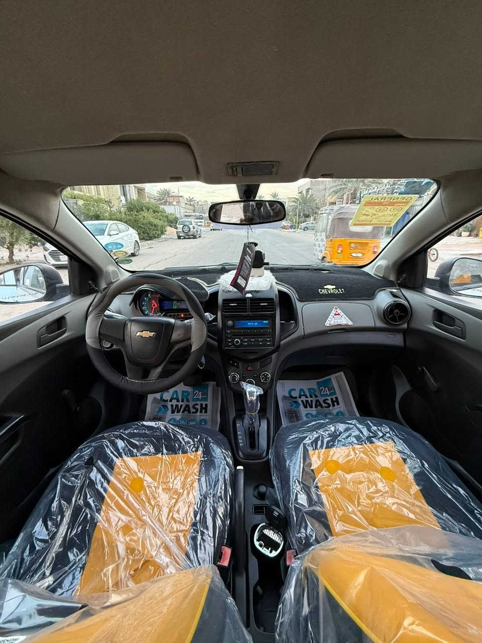 السلام عليكم أفيو سونك شوفر ليت خليج استلاام الشركه العامه موديل 2012بسمي رقم بغداد مميز وهزه جديد وسنويا 2029 بيها قطع صبغ بس بدوان دواخل وبدوان يرباك الصبغ بسب الجراد وصبغ الجماليه فقط السياره احلى من الصور كير اوتماتيك محرك 1800 تبريد ثلج كهربايات كلها شغاله تخم تاير جديد صدر امامي وصدر خلفي جديد السعر (66)وبيها مجال بسيط التصال (***********)العنوان الشعب حي التجار
