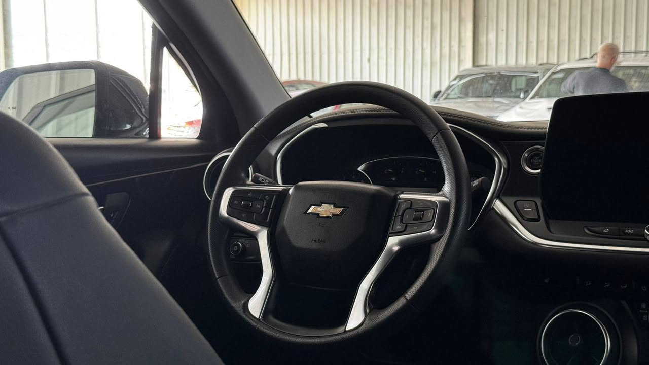 شوفر ليت بلايزر موديل 2024
السياره وارد امريكي بدون حادث سرقه فقط
بغداد معرض النبا العظيم 
*********** بغداد, العراق
