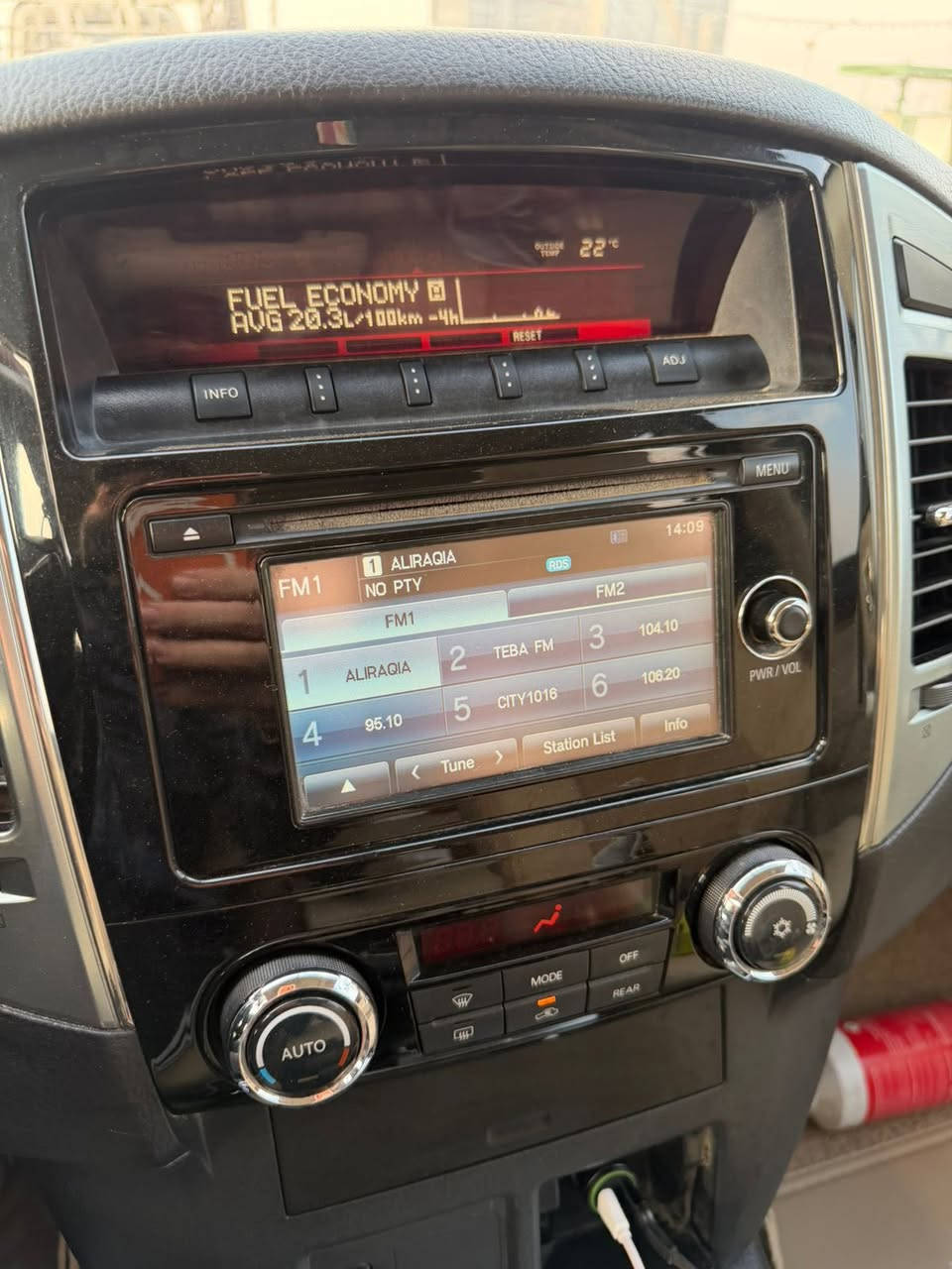 سلام عليك باجيرو فول موصفات واحد عل واحد موديل ٢٠١٩ سياره بعدها بحاله الوكال ماشيه ٢٤٢٠٠ بعديه زيرو سياره مكفول كفاله عامه من بارد و الصبغ والشخط سياره جديد بعنه الكلمه سياره جاهزه بسمي تحويل مباشر مكان بغداد السعر ب ٢٣٥ قفل 🔐 *********** الشراي ينتصل ويدلل
