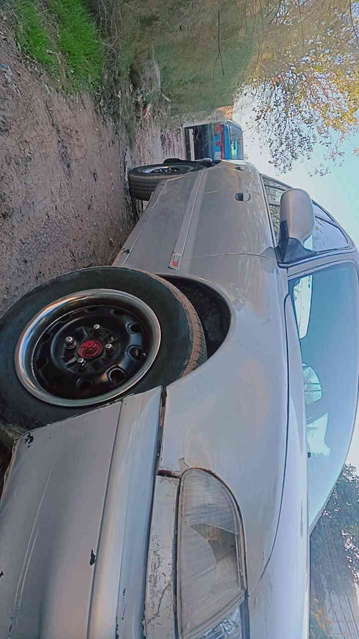 سونتا تو موديل 1994
1-تخم تايرات 
2-تدفئه تبريد 
3-رقم بغداد 
4مصدات جداد 
السيارات حلوه اونضيفه كهربائياته كله شغاله السيارات واضحه بل صور 
رايده اب46اوبيه مجال لشراي ليريد يتصل على هذا الرقم *********** وشكراً
