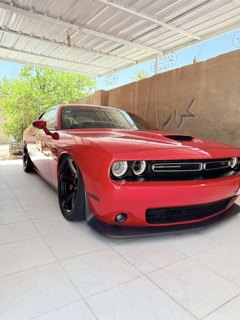 جالنجر Rt
موديل 22
شاشة جبيره 
دوشمه جديد
تخم تاير جديد
جكات بيه 
لو مميز
تقرير السيارة 
سيارة جديده وكلش حلوه
ما ناقصه اي شي 
ماشيه 25
رقم بغداد باسمي
***********
