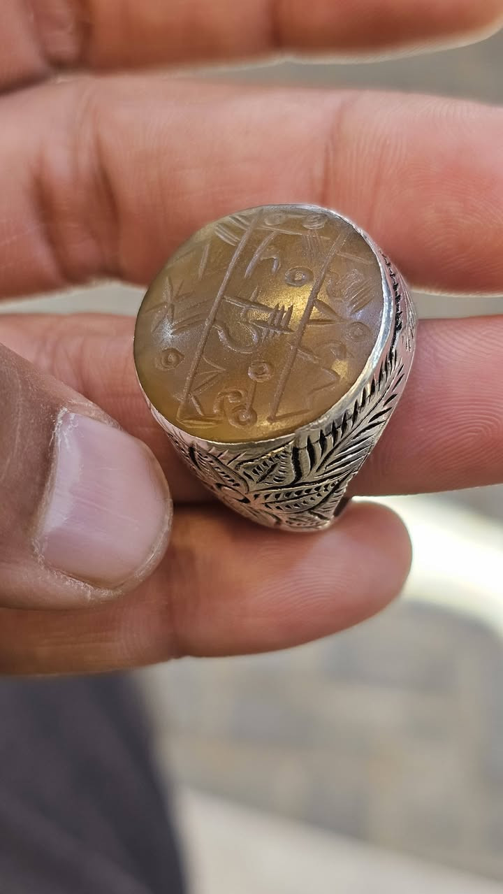 محبس قديم شرف شمس اعتقد ما عرف بطلاسم للبيع فضه ثقيله جدا


**إذا كنت صاحب هذا الإعلان وتريد حذفه لأي سبب، رجاءا أرسل رسالة إلى الدعم الفني**