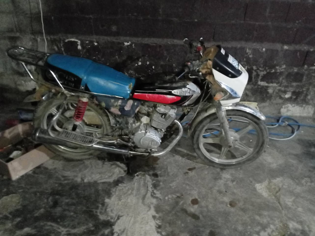 سلام وعليكم ماطور البيع موديل 18محرك مفتوح ويردل كهربيت وخوش ماطور سعر 300وبيه مجال


**إذا كنت صاحب هذا الإعلان وتريد حذفه لأي سبب، رجاءا أرسل رسالة إلى الدعم الفني**