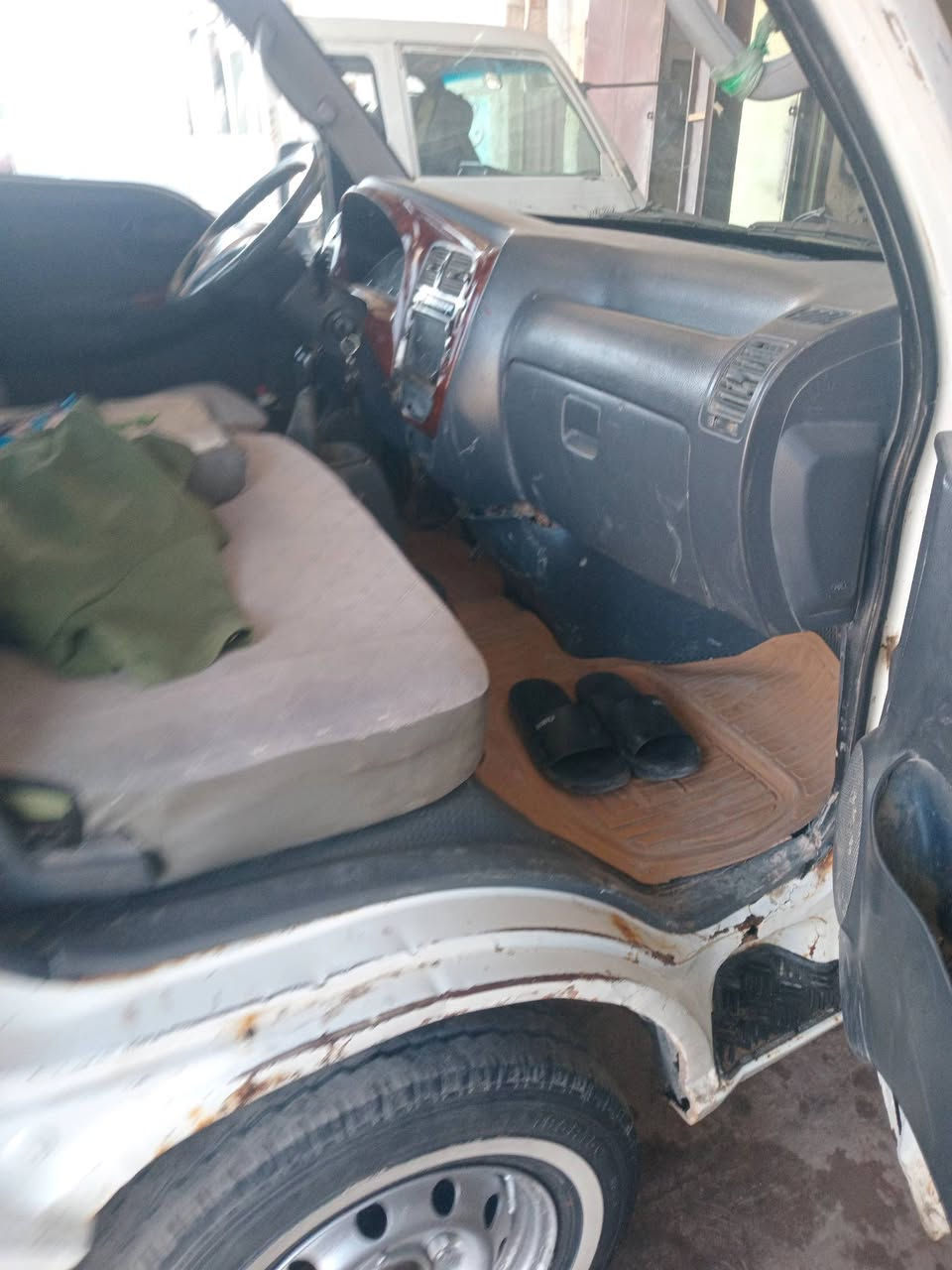 السلام عليكم بنكو ٢٠٠٧ رقم ذي قار بسمي شرط التحويل محرك ٢٧١ رقم شاصي ظعيف السعر ٧٥ وبيهة مجال ***********
