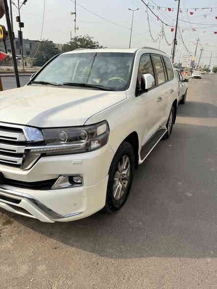 السلام عليكم 
لاندكروز مديل 2018
وايت اديشن 
السيارة فول مواصفات
محرك 8 سلندر 4600
ماشيه 140الف 
بيه صبغ اثار شخوط بدون معجون فقط جاملخ معجون وباقي رش

السعر 435$
العنوان بغداد حي جهاد 
الاستفسار
***********
