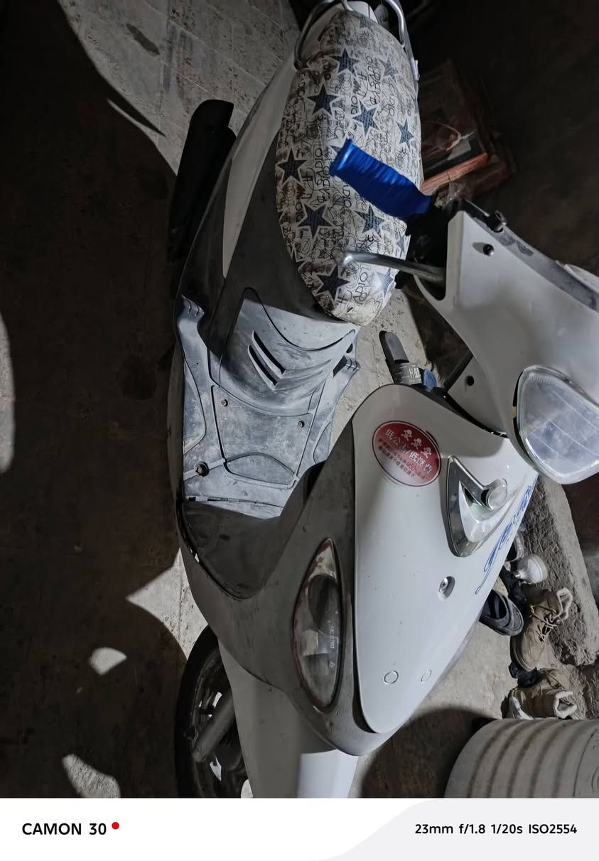 ماكس منغولي دراجه صار شهرين من طالعه من الحاويه بلاد نكرة سلف وين ما تريد افحص سعر ٧٢٥ وبين مجال قليل هذا رقمي للشراي ***********
