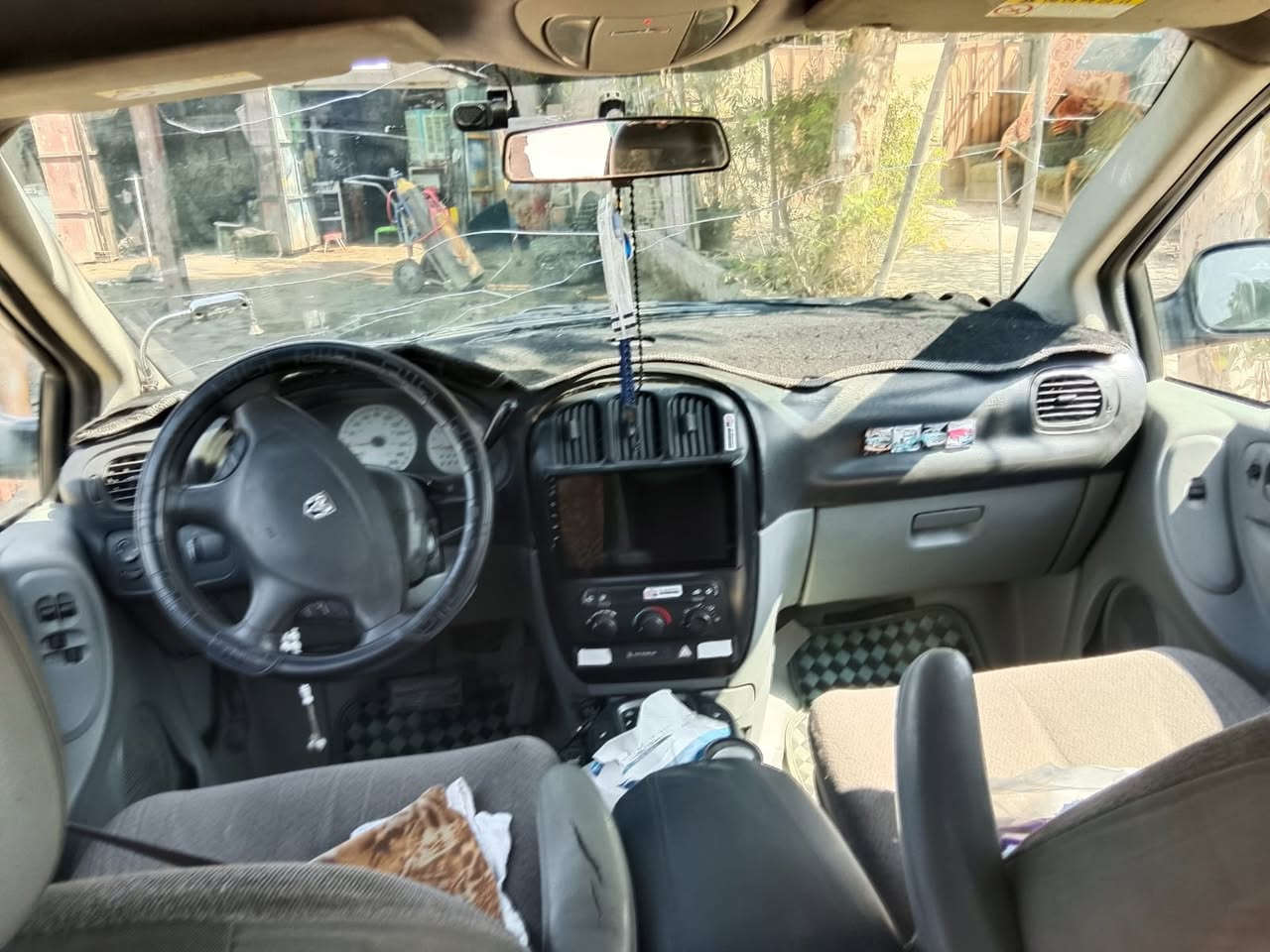 دوج كرفان موديل 2007 مكينه 3.300
سياره بلاديه  بيه مكانات جراد بسيط
مكينه كير تبريد كفاله صدر جديد تايرات جدد سياره جاهزه ظايفيله شاشه اندرويد وكامره خلفيه 
جاهزه من كلشي شغل واطلع مابيه نواقص 
مكان السياره بغداد/ الكرخ 
السياره بسمنه تحويل مباشر 
السعر 75 ورقه التواصل عل الرقم مكلف بالشر 
الرقم ***********
