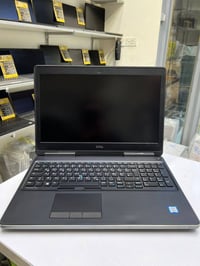 ديل Precision 7520 • i7 جيل ٧ • كوادرو 4GB