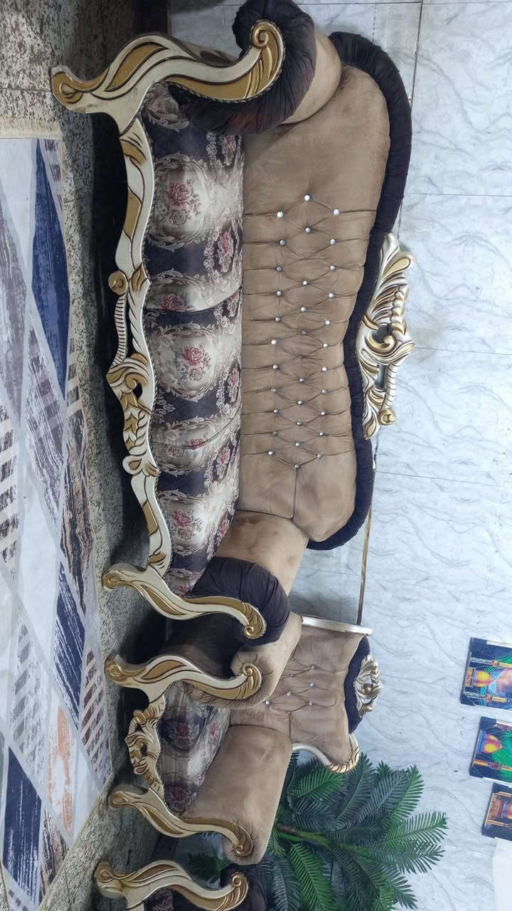 تخم ملكي ١٠ مقاعد اخو الجديد نضافه فول كل ضرار ما بي سعر ٢٦٥ وبي مجال مكاني بياع يوجد توصيل بكروه *********** وتساب
