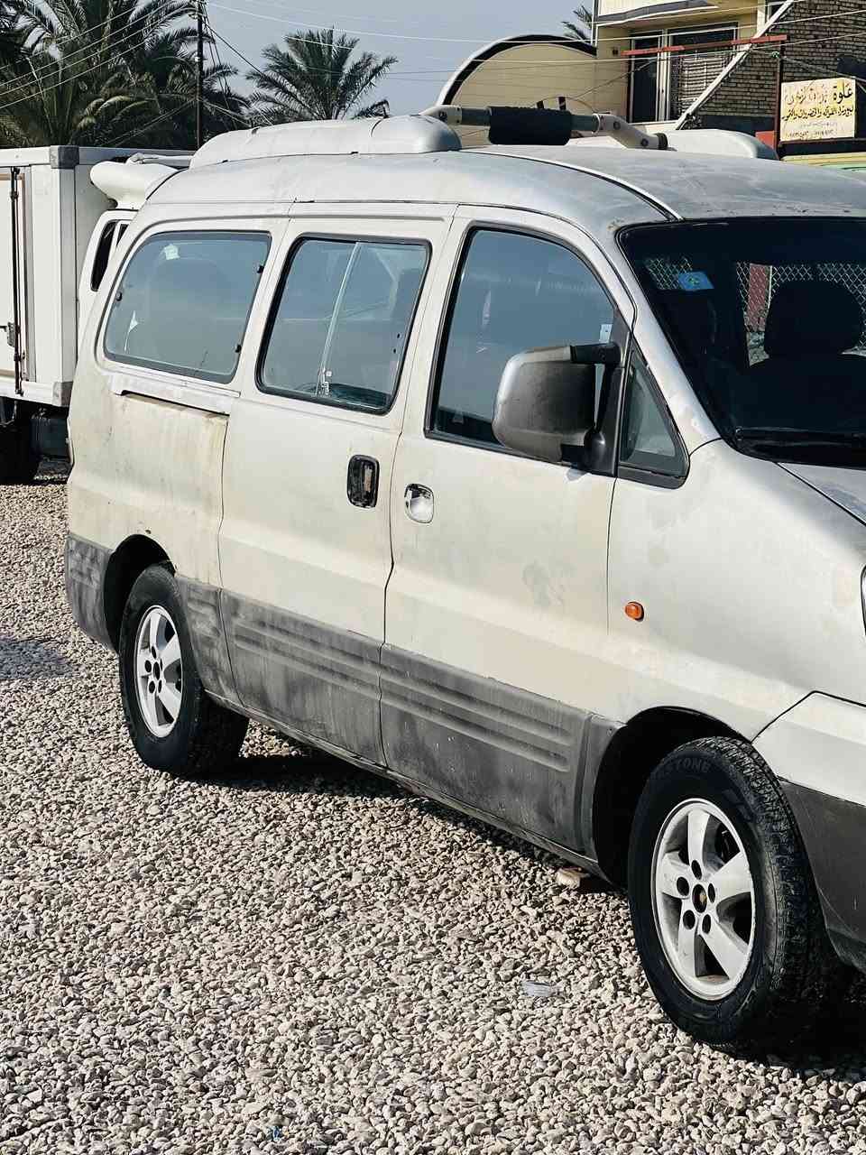 السلام عليكم للبيع استاركس 2006اصل السعر 65وبيه مجال 

مفتوح 11راكب رقم مميز بابل نكليزي بسمي تحويل ثاني يوم هزه جديده الغود وشواصي مكفولات محرك وكير مكفول الكشر شوفت عينك بي شويه جراد والهلات الوره بيهن صبغ مابيه خياسات حداديه فول داخله حلو مرتب 
مكاني حله سياحي 
رقمي/***********
