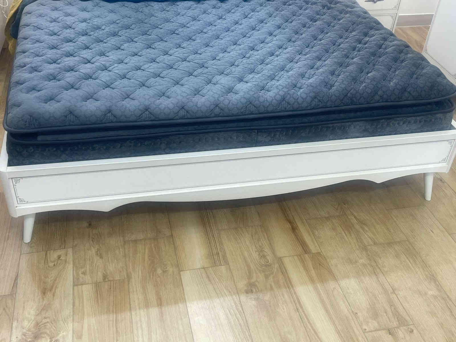 من شركة idol جديدة جدا 
خشب الصنوبر 
متكونة من ٧ قطع 
مع بردة 
السعر المطلوب مليون و٧٠٠
علما ان سعر الشراء ٣ ملايين ونصف 
للاستفسار  التواصل
***********
بغداد العطيفيةسبب البيع السفر
