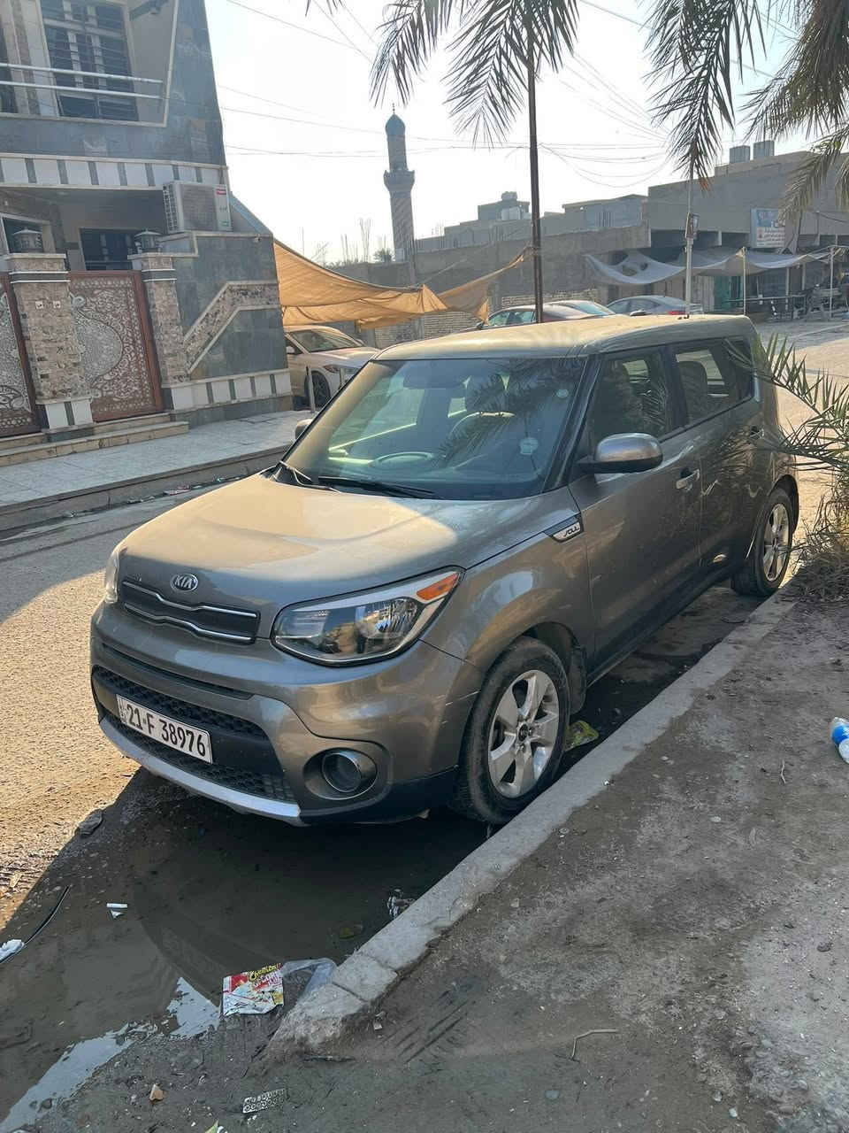 السلام عليكم
صول 2019 محرك 1600 جديده السياره 

ماشيه 83 ألف صدر جديده ومحرك جديد. تخم تاير جديد 

ضررها بسيط جدا خشم البنيد وصور الحادث موجود بدون ايرباك 

الباب والجاملغ الخلفي كلير امريكا فقط البنيد اثر الضرر

رقم سليمانيه جديد 

السياره مكانها البلديات سعرها 112وبيها مجال الاتصال ***********
