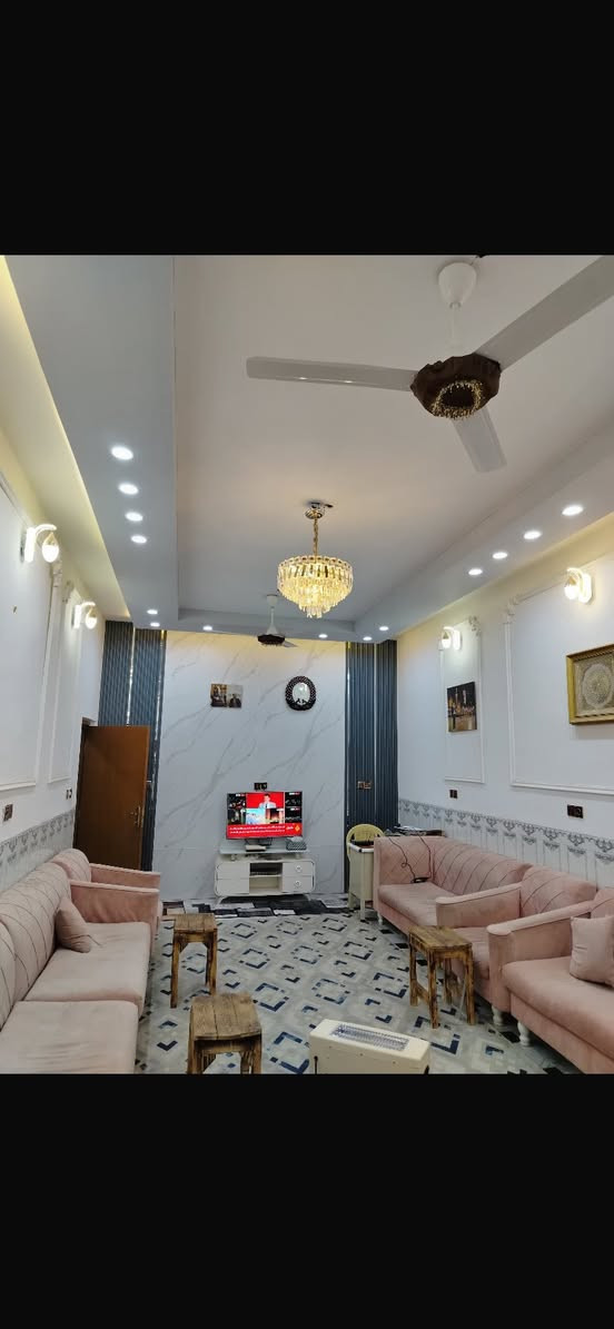 بيت للبيع في الجبيله شارع وائل عبد الطيف موقع سكني ممتاز 170م
بيت حديث للبيع ، في الجبيلة ، موقع سكني مميز بتكون من 3 طوابق ، بناء 2024
المساحة / 170 متر
الواجهة / 8 متر
يحتوي الطابق الارضي على / غرفة وصالة واستقبال ومطبخ وكراج وصحيات
الطابق الثاني / 3 غرف وصالة وصحيات الطابق الثالث / غرفتان
سعر البيت / 370 مليون
للأستفسار الاتصال على الرقم ***********
***********
