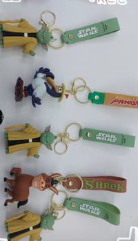 مداليات • متوفر • احلى بالواقع