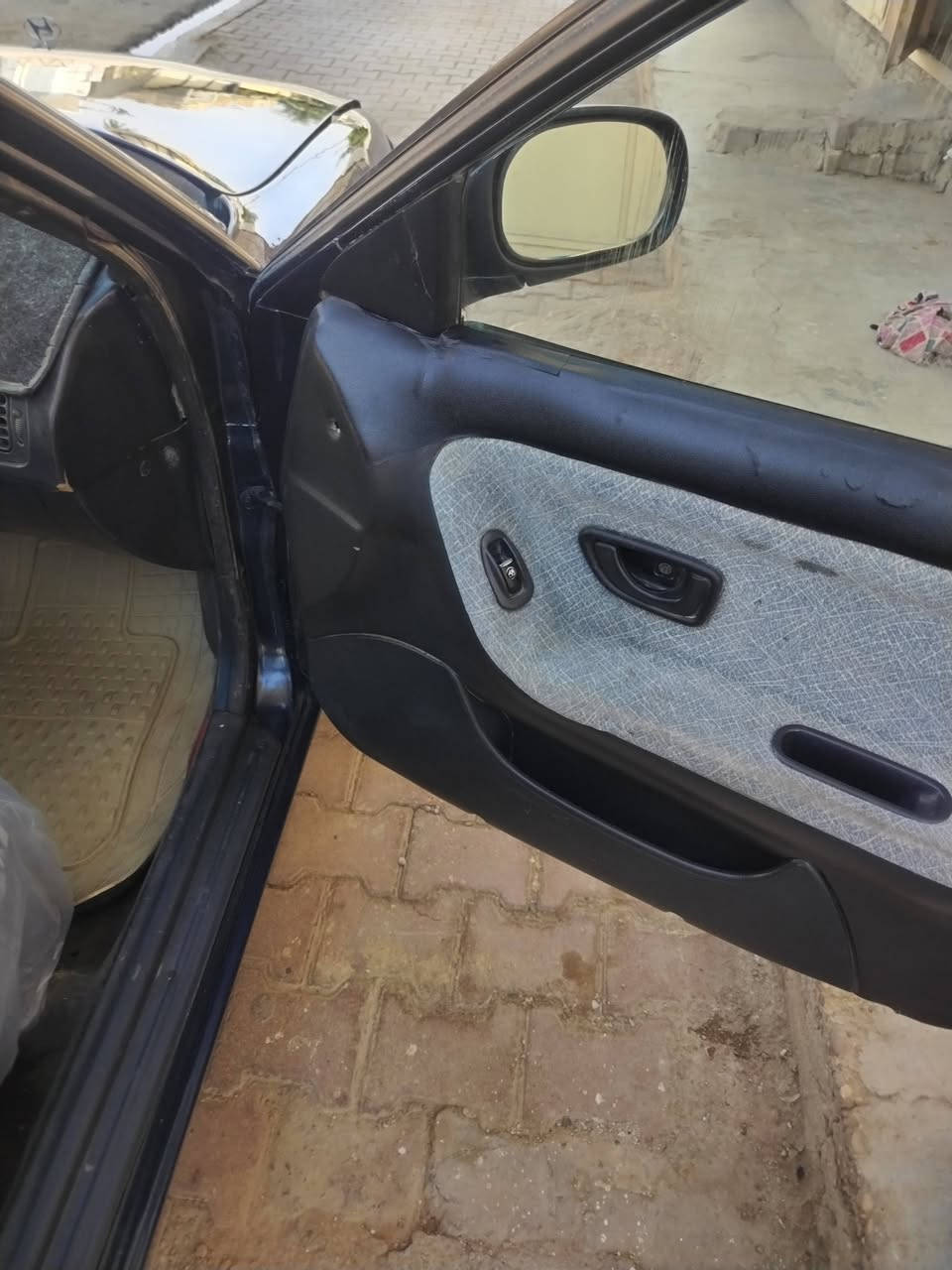 سلام عليكم البيع سياره سوناتا٢ نظيفه كير عادي مصبغه جماله تبريد شغال مكانه هيت سعره ٤٧ وبيه مجال ***********
