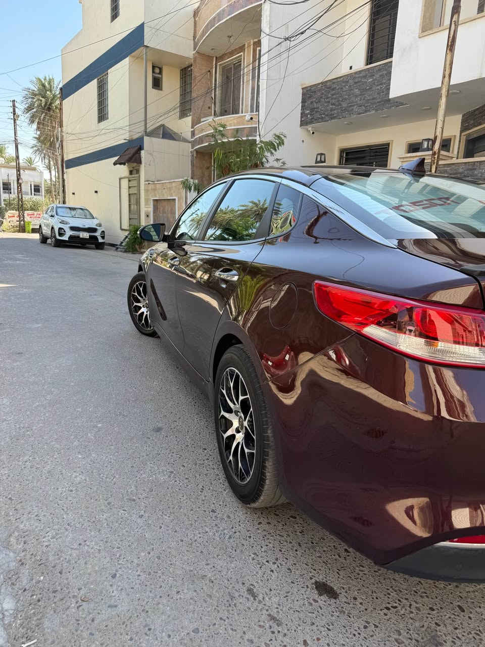 السلام عليكم كيا اوبتما وارد امريكي حادث فقط بنيد بدون دواخل محرك 2400 مواصفات اعتياديه ماشيه ٩٢ الف حقيقي 
شاشه جبيره 
فول تحكم استيرن
انظمه قياده 
شاشه اعطال 
منافذ شحن 
وباقي المواصفات الاعاديه 
كير محرك كفاله صدر امامي خلفي تايرات جدد رقم شمالي ب اسمي تحويل فقط السعر ١٢٠ وبيهه مجال حك جيتك *********** مكان السياره بغداد صليخ بغداد, العراق

