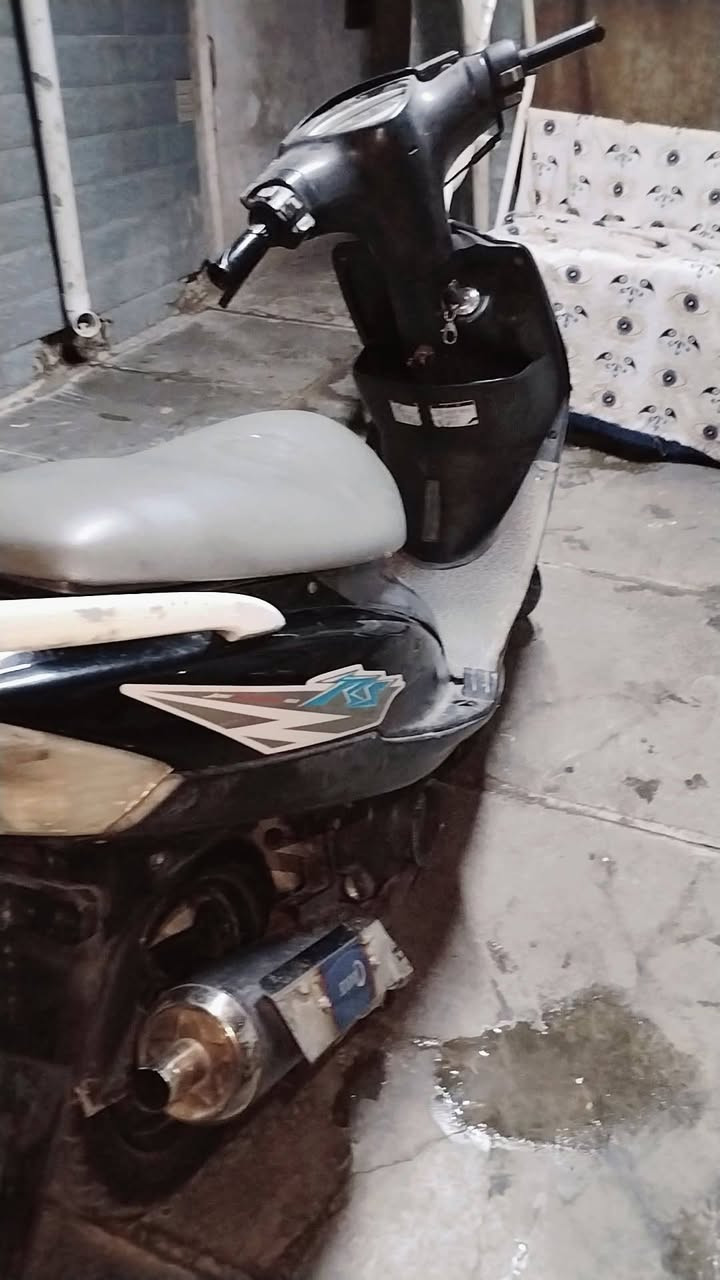 دراجه ماكس عدله للبيع سعره ٣٥٠ وبيه مجال شغاله اوراق موجوده مكاني بغداد كفرات رصاصي واسود مكاني سبع قصور شارع ابو علي هذه رقمي ***********
