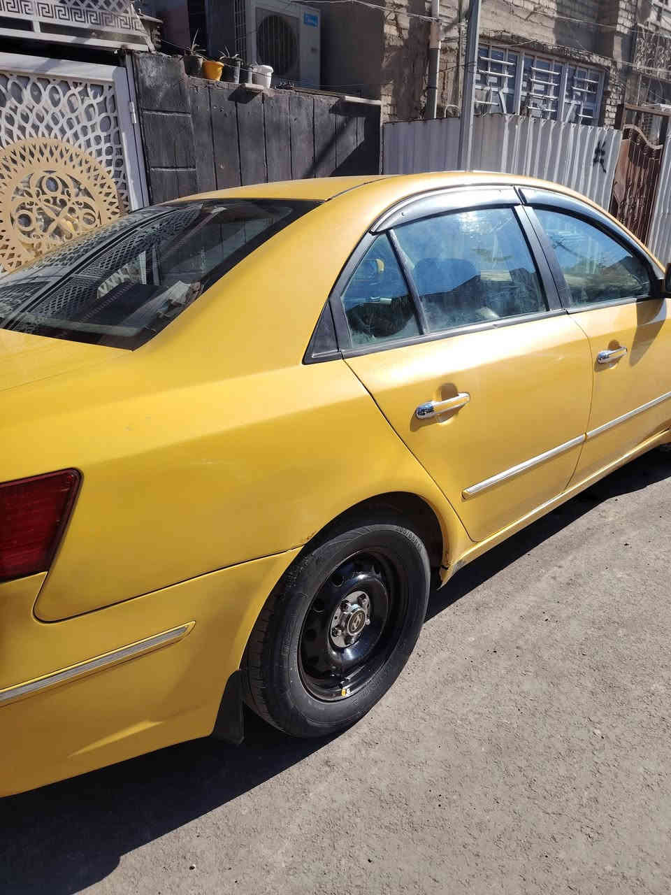 السلام عليكم لبيع سوناته خليجي ٢٠٠٩ بسمي رقم الإنكليزي ٢٠  هزه جديده  محرك كير صدر تخم تاير حادث جاملغ وبنيد منظومه غاز شغاله السعر ٨٠ وبي مجال بسيط العنوان بغداد ***********
